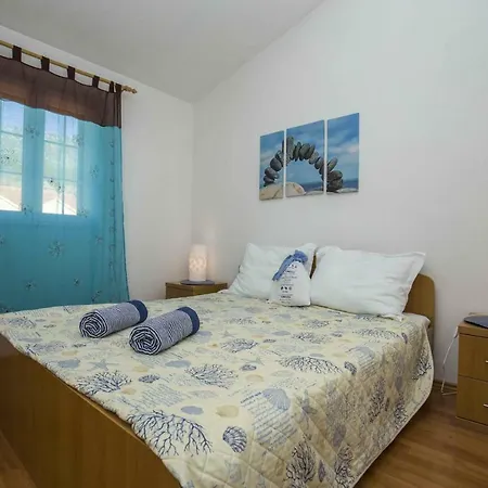 Apartment Sani Bol