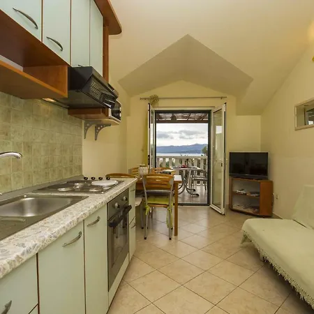 Apartment Sani Bol