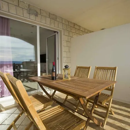 Apartment Sani Bol